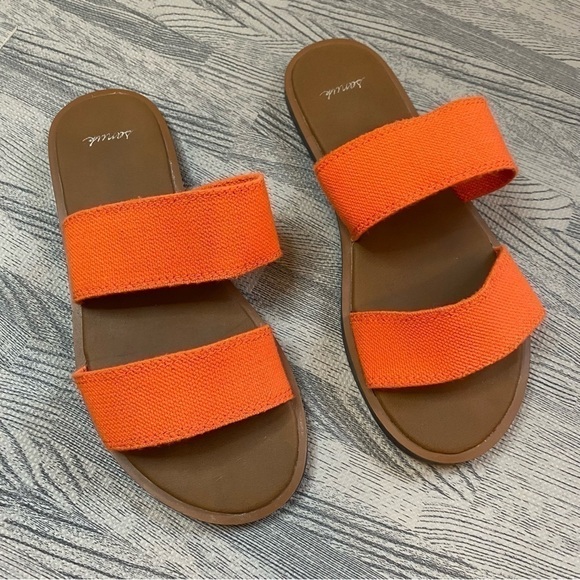Sanuk “Yoga Gora” Coral Sandals - Picture 1 of 10